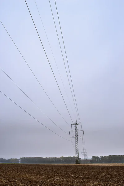 Линия электропередачи — стоковое фото