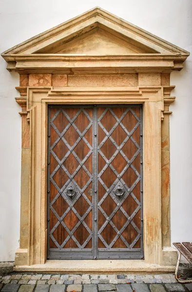 Door in an ancient fortress — Stock Photo, Image