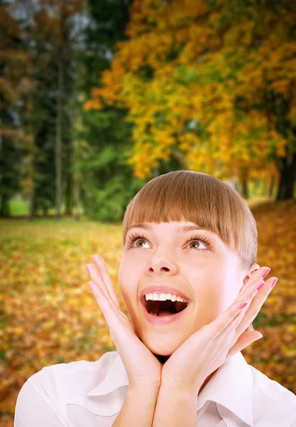 Surprised young woman — Stock Photo, Image