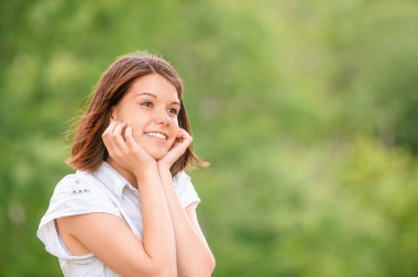 Genç üzgün kadın portresi