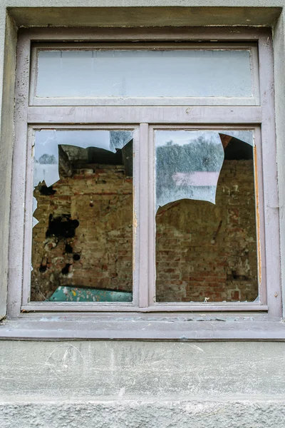 破的窗户壊れた窓 — 图库照片