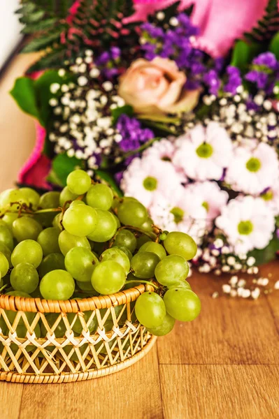 Boeket van verschillende bloemen — Stockfoto