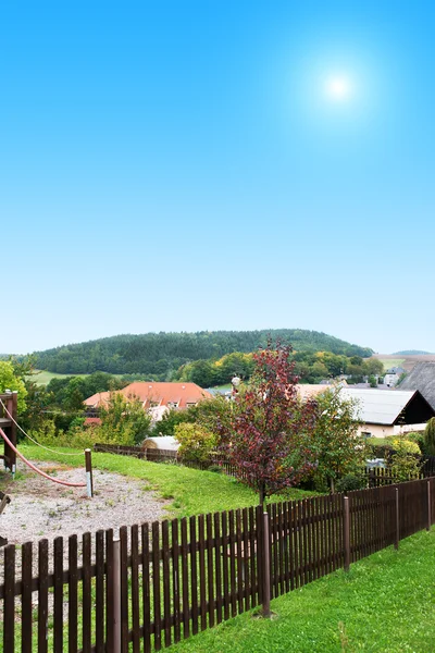 Lantligt hus — Stockfoto