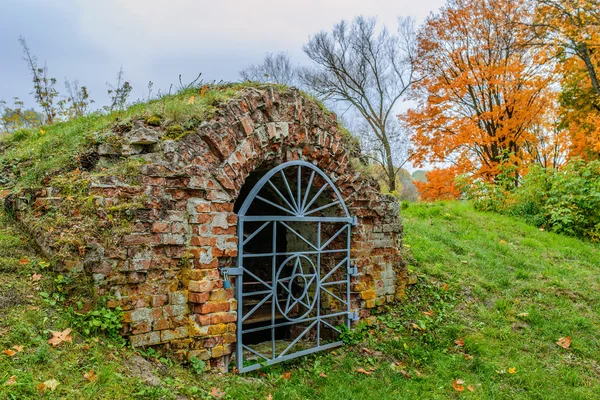 Entrance to brick cellar — Stock Photo, Image