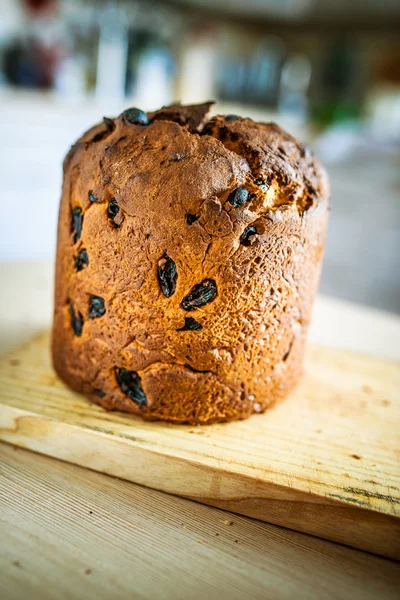 Pan de trigo con pasas — Foto de Stock