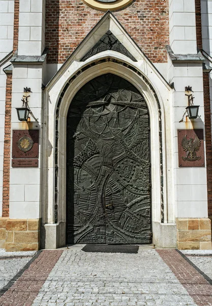 Metal door in an ancient fortress — Stock Photo, Image