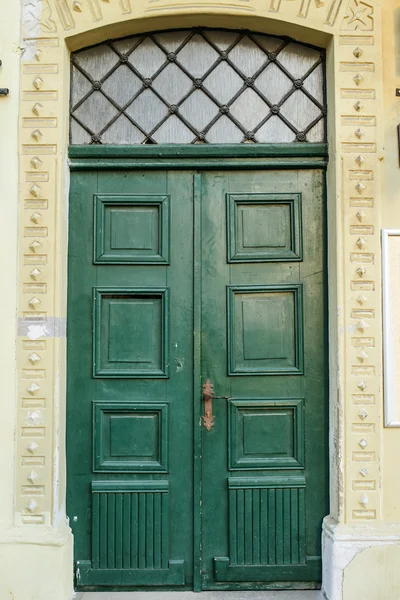Πόρτα σε ένα αρχαίο φρούριο — Φωτογραφία Αρχείου