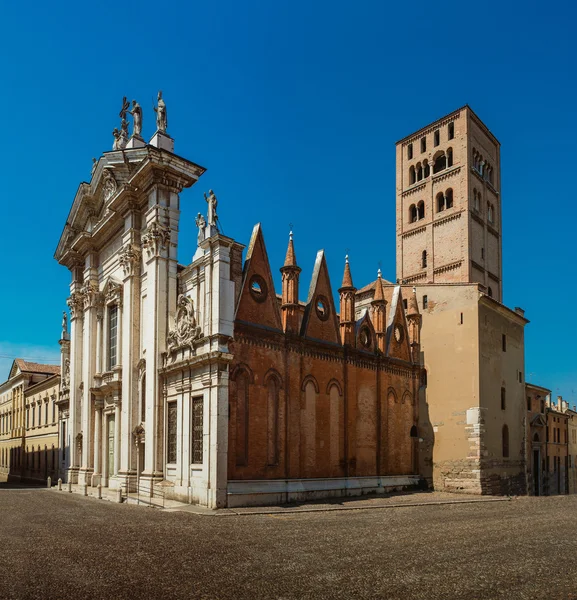 Cattedrale di San Pietro apostolo, Duomo di Mantova — Stock Photo, Image