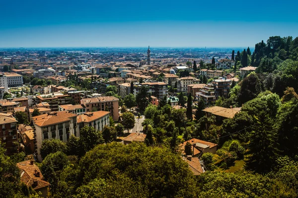 Бергамо () місто у провінції Ломбардія, Італія — стокове фото
