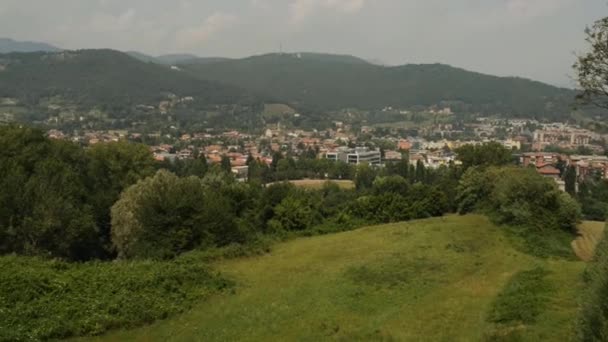 Bergamo Lombardy, İtalya için bir şehirdir — Stok video