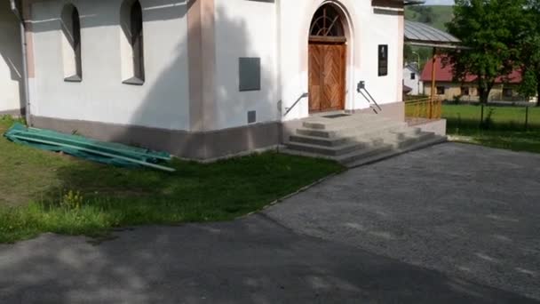 Kloster der Heiligen Arbeit von Pochaev in ladomirova — Stockvideo