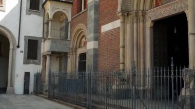 Sant Eustorgio Bazilikası Milano kilisesidir