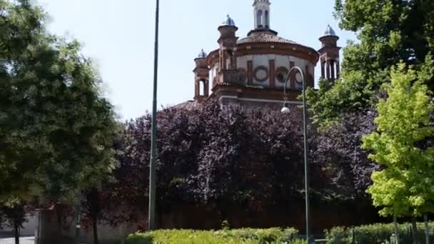 Basilika von Sant Eustorgio ist eine Kirche in Mailand — Stockvideo