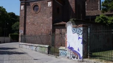 Sant Eustorgio Bazilikası Milano kilisesidir