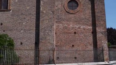 Sant Eustorgio Bazilikası Milano kilisesidir