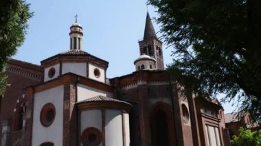 Sant Eustorgio Bazilikası Milano kilisesidir