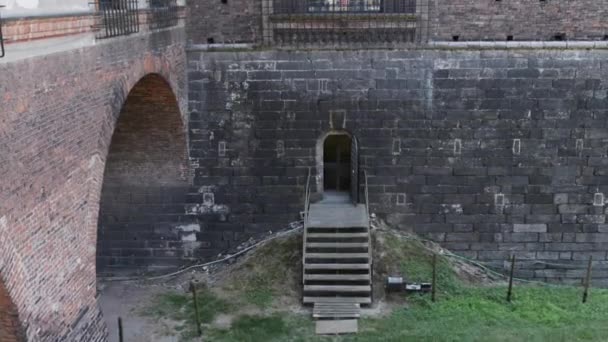 Sforza Castle is een kasteel in Milaan, Noord-Italië. — Stockvideo