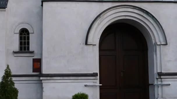 Katholische Kirche in Slawatycze — Stockvideo