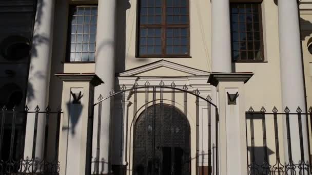 Katholieke kerk van de Heilige Maagd Maria, Minsk, Wit-Rusland — Stockvideo