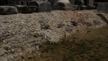 Tapınağı vardı Korint sütun, Nin, Hırvatistan