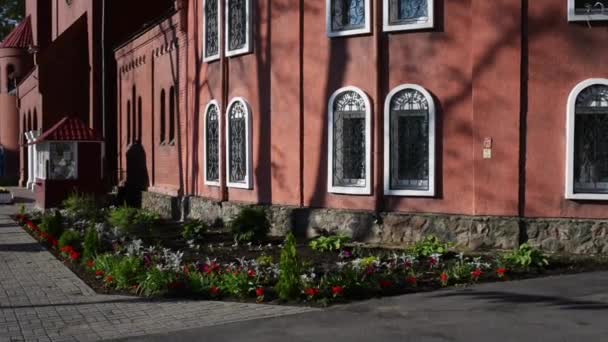 Kirche der Heiligen simon und helen in minsk, weißrussland — Stockvideo