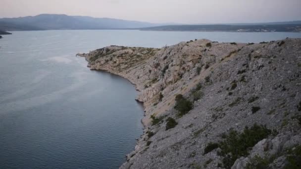 Θέα από την γέφυρα του Maslenica της Κροατίας — Αρχείο Βίντεο