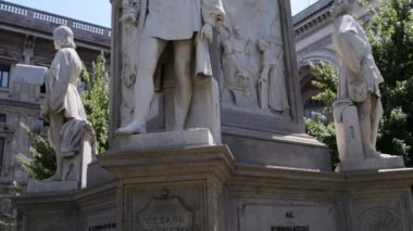 Leonardo da Vinci Milan tarafından anıt