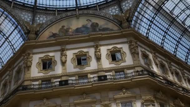 Galleria Vittorio Emanuele II in Milaan — Stockvideo