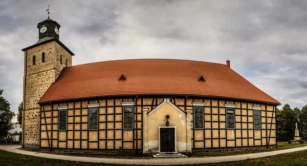 Église des Sts. Jean-Baptiste à Pisz — Photo