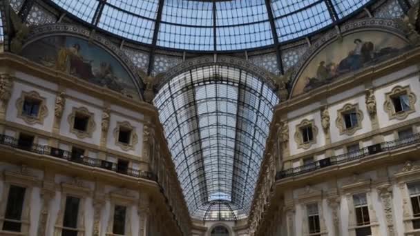 Galleria Vittorio Emanuele II in Milaan — Stockvideo