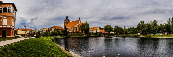 Kerk van Sts. Anna gelegen in Barczewo, Polen — Stockfoto