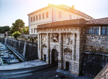 anıtsal kara kapısı, Zadar, Hırvatistan