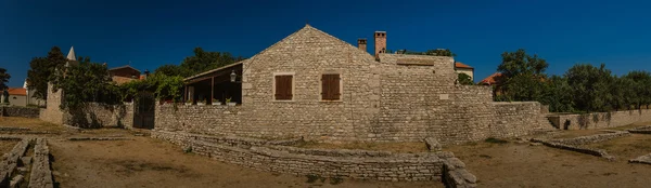 Gammal stenbyggnad i Nin, Kroatien — Stockfoto