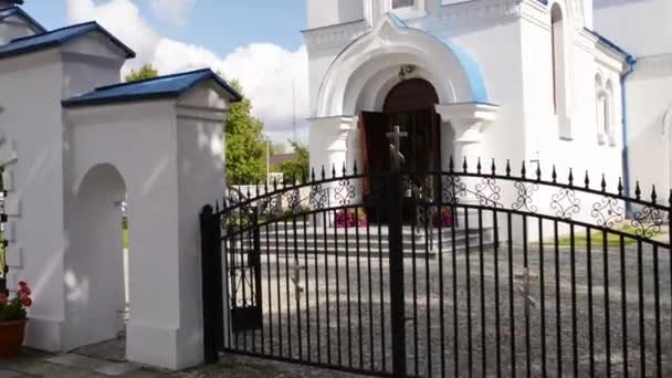 Iglesia Ortodoxa de la Asunción en Kleszczele — Vídeo de stock