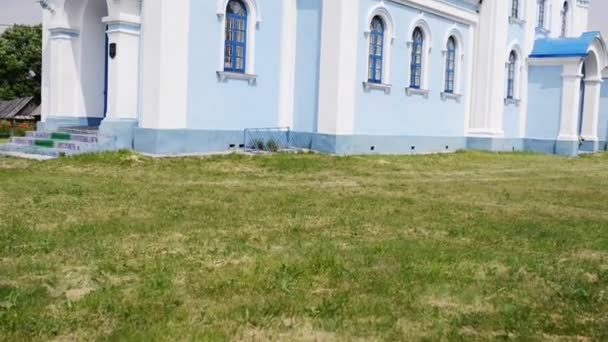 Iglesia de intercesión en la aldea Rudniki, Bielorrusia — Vídeo de stock