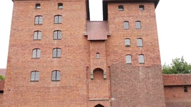 Slottet av den teutoniska orden i Malbork, Polen — Stockvideo