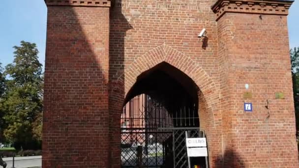 Trh Gate, staré město v Elblag, Polsko — Stock video