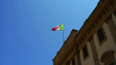 İtalyan bayrağı Royal Palace Milan, İtalya