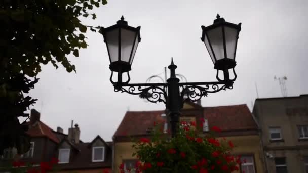 Lanterne près de l'église post-évangélique de Sztum — Video