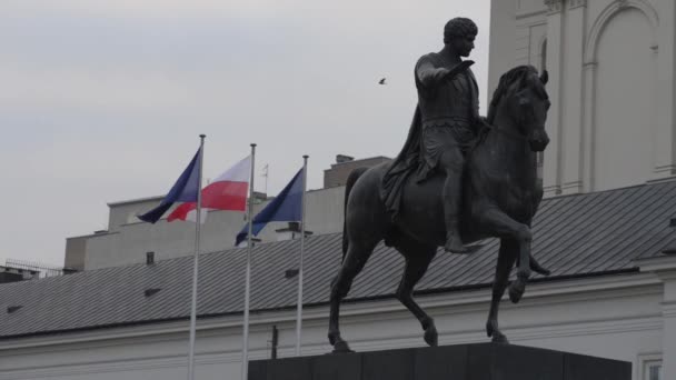Статуя князя Юзефа Понятовского в Варшаве — стоковое видео