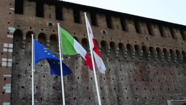 Сфорца замок є замок в Мілані, Північна Італія. — стокове відео