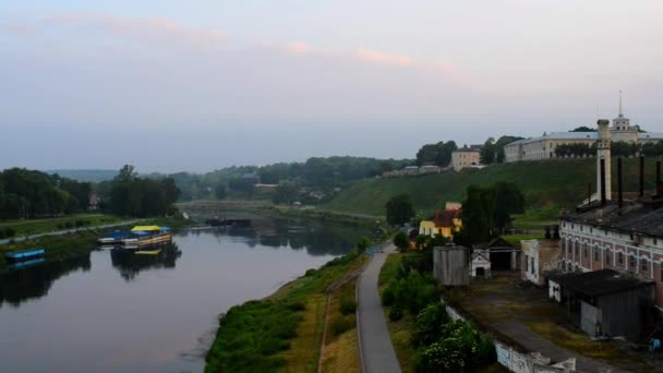 Río Neman en la ciudad Grodno — Vídeos de Stock