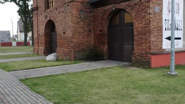 Stiftsbasilika der Heiligen Dreifaltigkeit in Myszyniec — Stockvideo