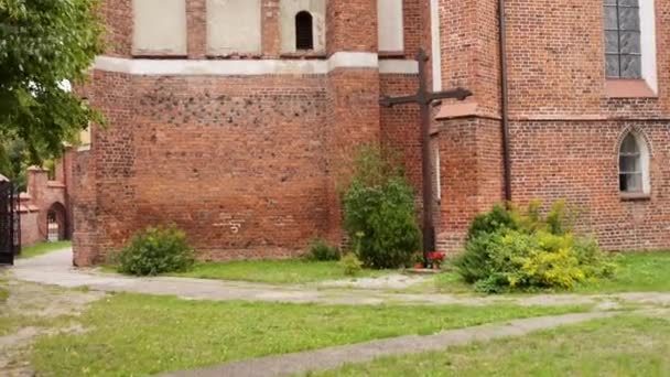 Kerk van Sts. Anna gelegen in Barczewo, Polen — Stockvideo