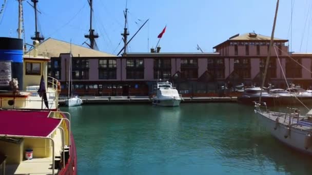 Генуэзский порт на Средиземном море — стоковое видео