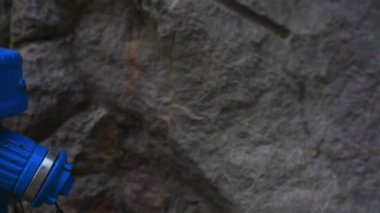 Mavi yangın musluğu iç tesisat üzerine monte