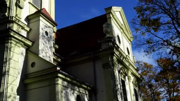 Sopoty, Polsko, evangelický kostel Spasitele — Stock video