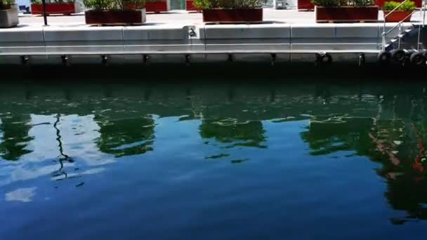 Hamnen i Genua på Medelhavet — Stockvideo