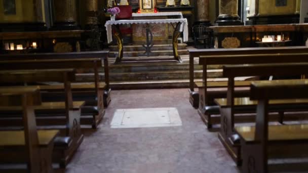 Basiliek van Sant Eustorgio is een kerk in Milaan — Stockvideo