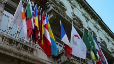 Bergamo, İtalya için farklı ülkelerin bayrakları